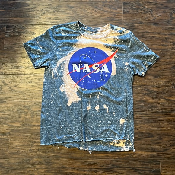 UO Distressed NASA shirt - Picture 1 of 4